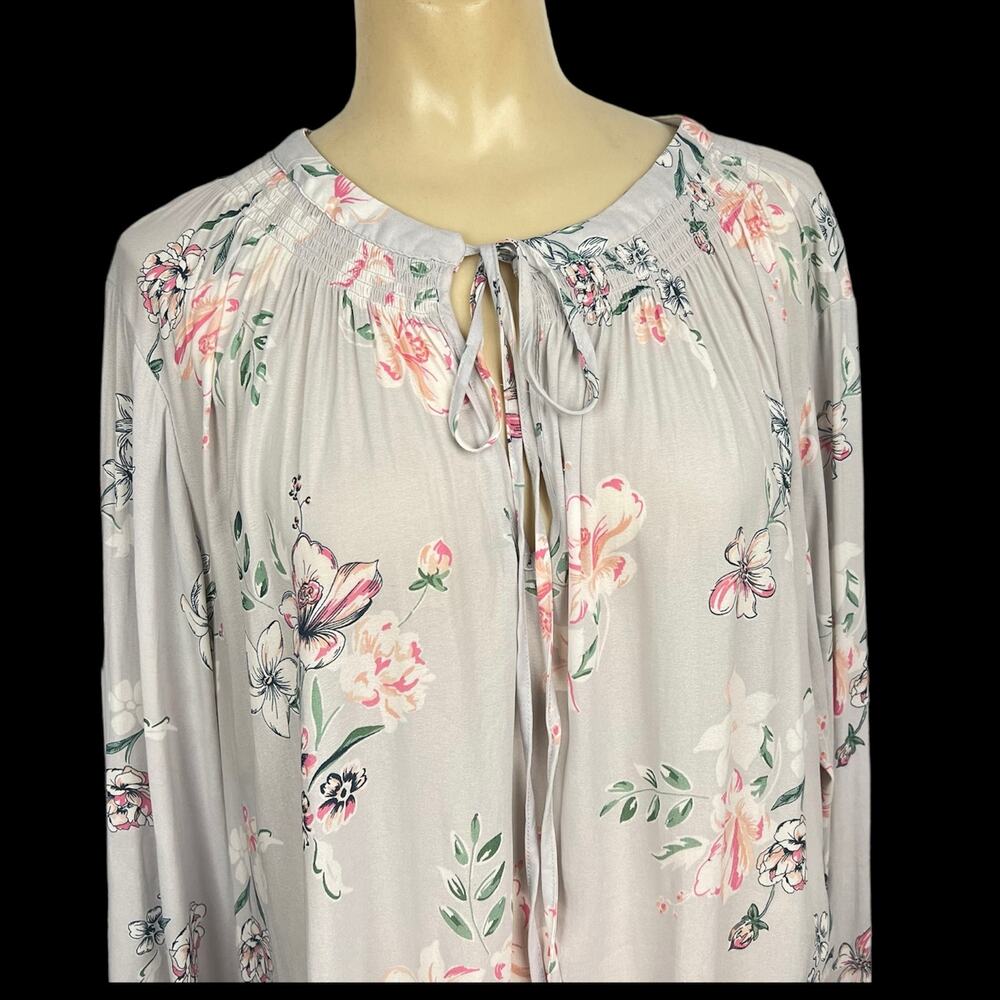 TORRID Woman’s Semi-sheer Floral Chiffon Tunic Blouse Puff Sleeve  Smocking  2X - Picture 2 of 10